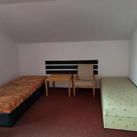 Penzion U Kovare - Vedlejsi Budova Penzion Novy Hradek