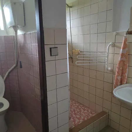 Penzion U Kovare - Vedlejsi Budova Novy Hradek