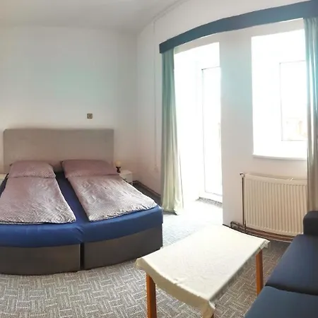 Penzion U Kovare - Vedlejsi Budova * Novy Hradek